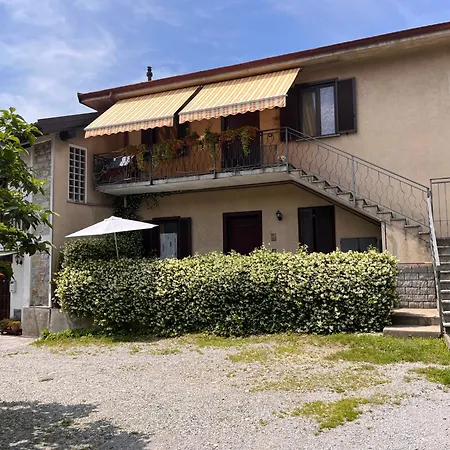 Single Il Cortile Da Manu Maggy&hope Côme